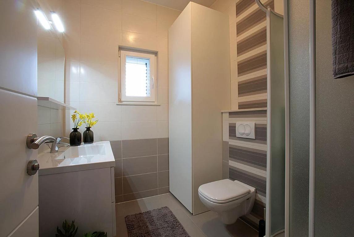 Sea Salt Apartment Novalja Exteriör bild